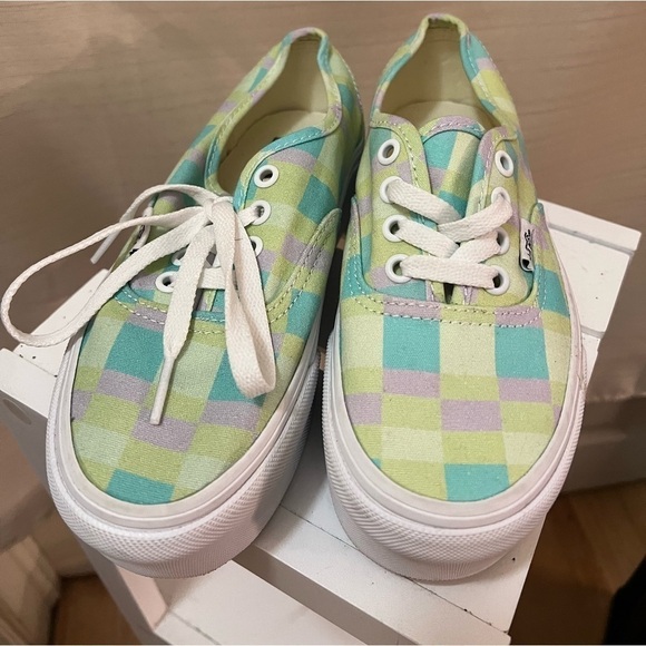 🔴Platform colourful plaid vans women’s sneakers - Picture 2 of 7